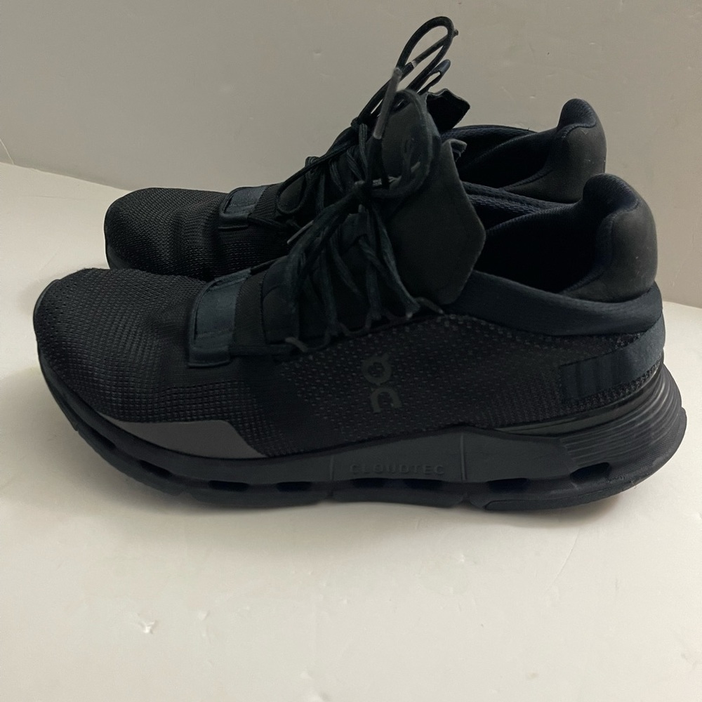 On Running Cloudnova 26.99822 Black/Eclipse Unisex W Sz 10.5 M  9 Running Shoes